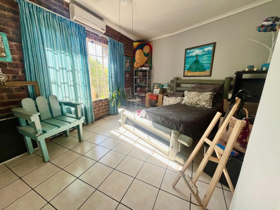 3 Bedroom Property for Sale in Safari Gardens North West